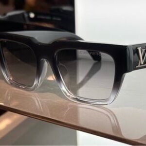 Louis Vuitton Black Gradient Glasses